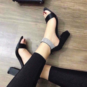 Giày sandal nữ cao gót vuông 7p quai ngang nhung vòng cổ xoàn - SD53