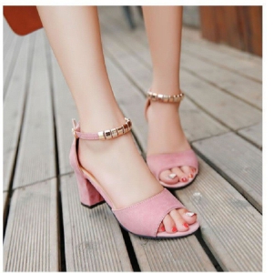 Giày sandal nữ cao gót vuông 7p quai bản lớn vòng cổ hạt vuông - SD186