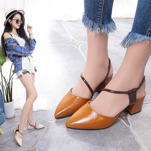 Giày cao gót vuông 7p bít mũi da mềm chéo hông dây nâu - BM57
