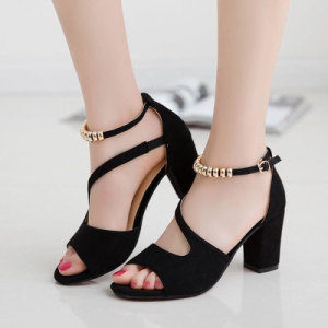 Giày sandal nữ cao gót vuông 7p bít gót quai chéo hông vòng cổ hột vuông - SD97