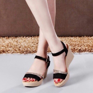Giày sandal nữ đế xuồng cao 9p quai ngang kết dây xoàn - X016