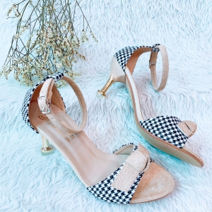 Giày sandal nữ cao gót nhọn 7p quai bản chéo kết nơ caro - SD09